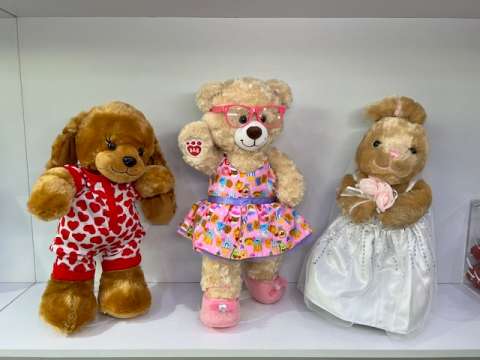 Celebre el mes de las madres con una experiencia única y memorable en Build-A-Bear