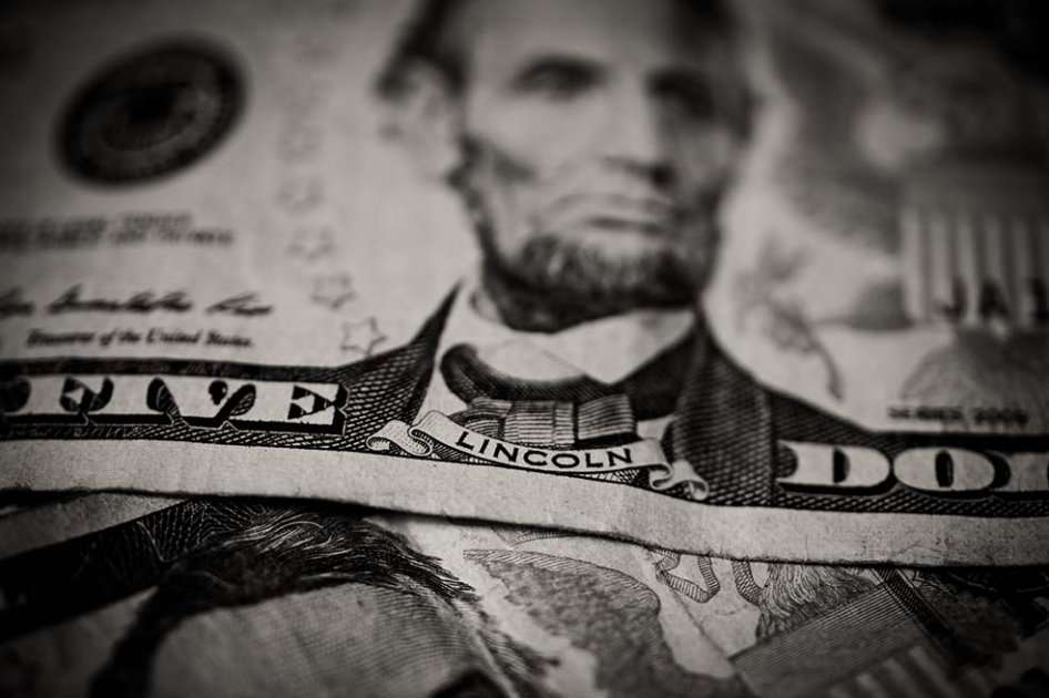 El dólar cerró ayer en $2.920. / Bloomberg