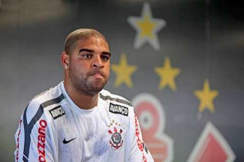 Fiscalía denunció al brasileño Adriano por tráfico de drogas