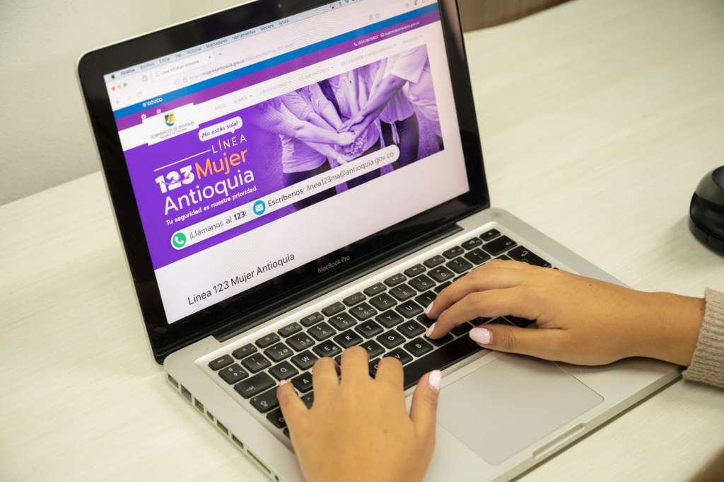 Durante los últimos cinco años, la Línea 123 Mujer Antioquia, ha atendido más de 162.000 incidentes relacionados con violencias basadas en género.