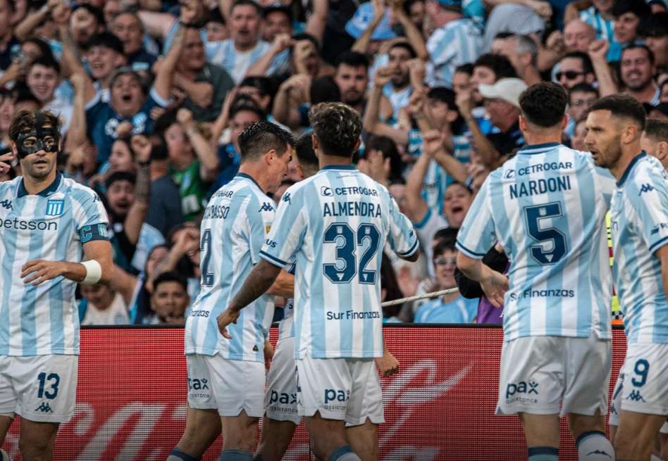 Racing eliminó a River en un final de locura: golazo de Juanfer Quintero