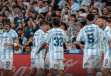 Racing eliminó a River en un final de locura: golazo de Juanfer Quintero