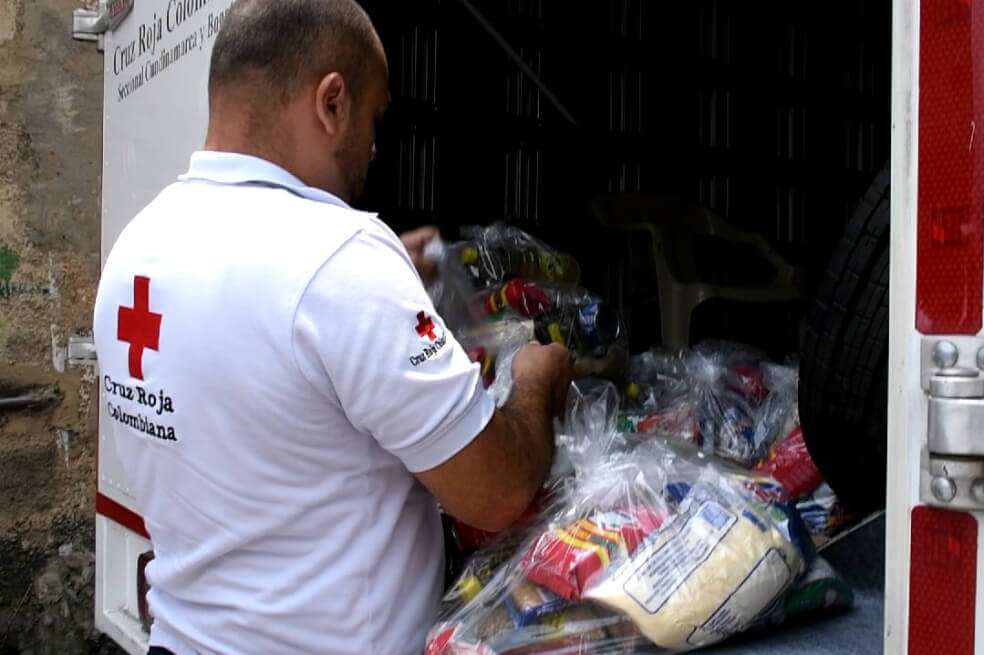 El canal principal para hacer las donaciones es www.cruzrojacolombiana.org/amigoscruzroja/