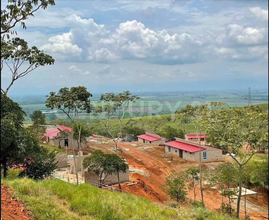 Imágenes de cómo quedó paralizada la obra de Essencial Country Club./ Archivo particular.