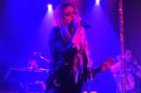 Avril Lavigne cobra 400 dólares a fans que quieran foto con ella