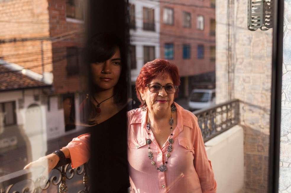 Juliana Toro y su madre Gilma Jiménez, protagonista del documental “Mujeres”, producido por su hija. / Juan Gabriel Salazar