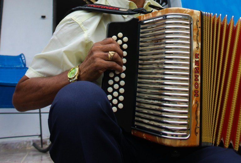 Cantante vallenato salió a desmentir su supuesta muerte: “¿Qué les pasa?”