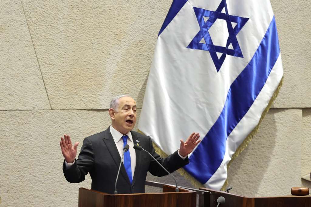 Jerusalem (-), 17/07/2024.- Israeli Prime Minister Benjamin Netanyahu addresses the Knesset, the Israeli parliament, in Jerusalem, 17 July 2024, during a discussion initiated by the opposition against his government's handling of the crisis in Gaza and in northern Israel. (Jerusalén) EFE/EPA/ABIR SULTAN