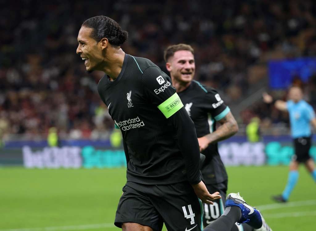 Milan (Italy), 17/09/2024.- Liverpool'Äôs Virgil van Dijk celebrates after scoring the 2-1 lead during the UEFA Champions League soccer match between AC Milan and Liverpool FC at Giuseppe Meazza stadium in Milan, 17 September 2024. (Liga de Campeones, Italia) EFE/EPA/MATTEO BAZZI