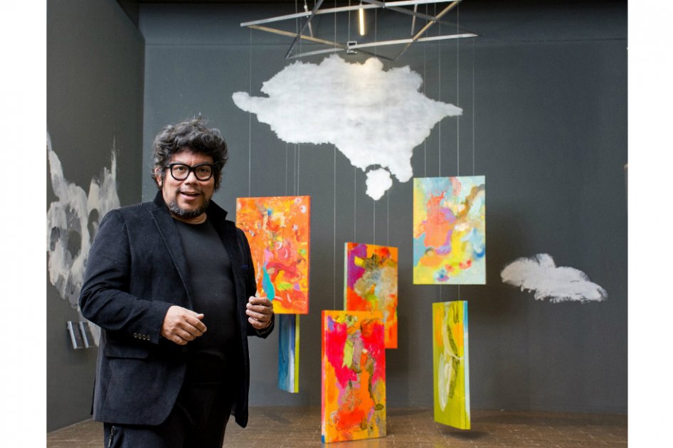 La obra del artista plástico José Horacio Martínez se destaca por ser una explosión de color. / Cortesía
