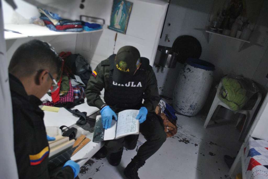 En un operativo realizado en la cárcel La Picota, el Gaula Bogotá halló celulares, simcards, y libretos que eran usados para extorsionar a ciudadanos y comerciantes.