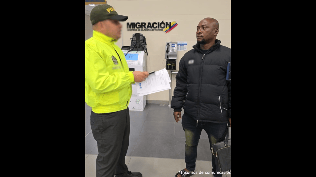 Joseph Chinedu Okparaejesi, alias Alen, fue capturado en el aeropuerto internacional El Dorado de Bogotá.
