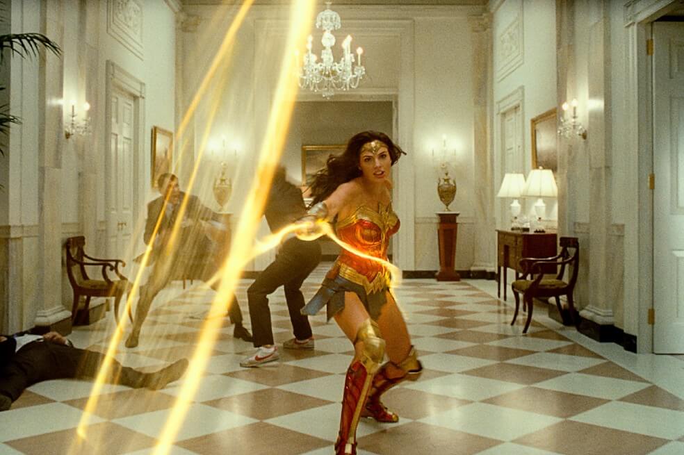 Con la directora Patty Jenkins de vuelta y Gal Gadot regresando en el papel principal, "Mujer Maravilla 1984" es la nueva apuesta de Warner Bros. / Cortesía