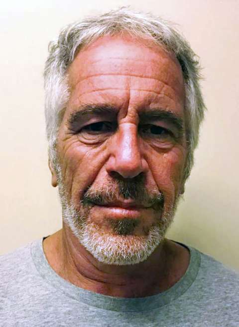 Un nuevo correo de Epstein sugiere que buscaron sacar al papa Francisco del Vaticano