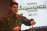 De combatir a las disidencias a ser investigado: los enredos del general Federico Mejía