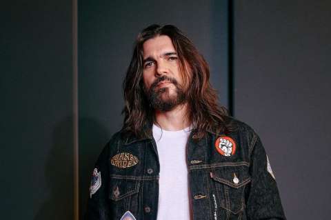 VIDEO: así quedaron los tatuajes que Juanes se hizo en homenaje a sus padres