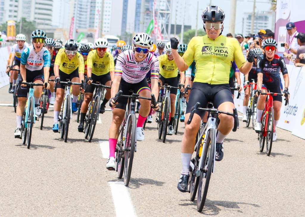 La ciclista Elizabeth Castaño se llevó la primera etapa de la Vuelta a Colombia Femenina.