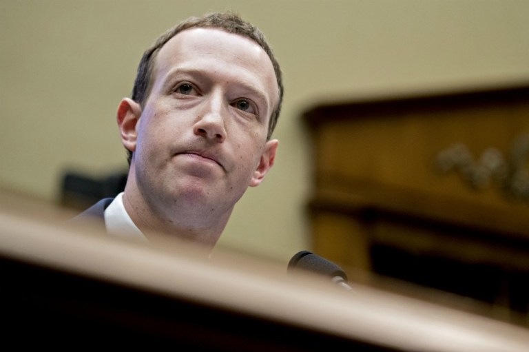¿Por qué Mark Zuckerberg cayó en el ranking de multimillonarios?
