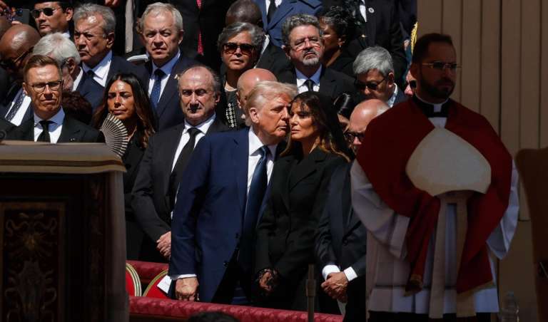 CITTA' DEL VATICANO (Vatican City State (Holy See)), 26/04/2025.- US President Donald Trump (C-L) and First Lady Melania (C-R) attend the funeral Mass of Pope Francis in Saint Peter's Square, Vatican City, 26 April 2025. Pope Francis passed away on Easter Monday, 21 April 2025, at the age of 88. (Papa) EFE/EPA/GIUSEPPE LAMI