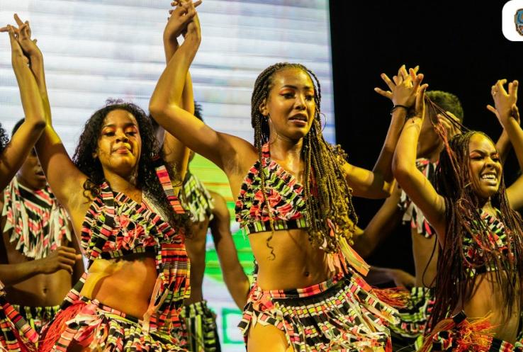El festival de artes vivas Vibra Urabá, organizado por Comfama, tendrá una programación artística en los que incluye a agrupaciones de danza como Dinastía Negra y grupos de música urbana como Zona Prieta.