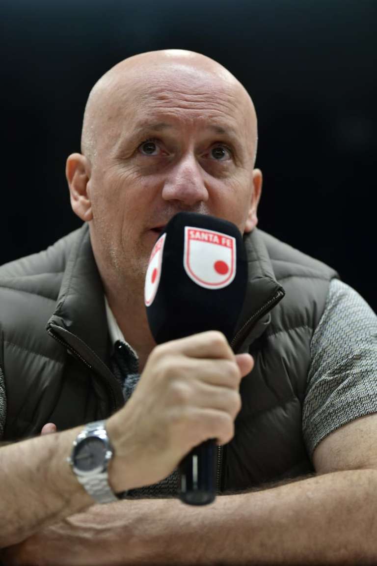 La experiencia más reciente de Pablo Repetto al frente de un equipo fue en 2024. Entre marzo y agosto de ese año dirigió a Atlético Nacional. Santa Fe será su segunda experiencia en Colombia.