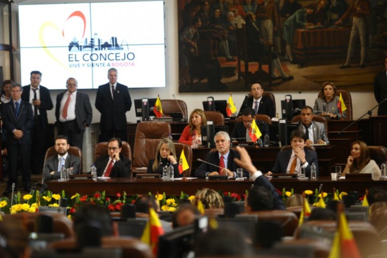 Cómo 28 concejales de Bogotá terminaron en la mira de la Fiscalía por un voto