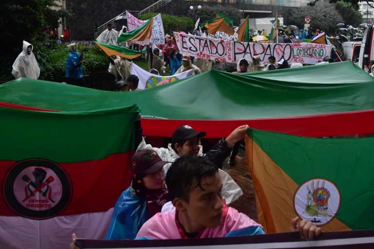Desde el Consejo Regional Indígena del Cauca -Cric- se reportó que una caravana humanitaria, integrada por comunidades indígenas de diferentes regiones del país, llegaría a la capital este miércoles 27 de abril.