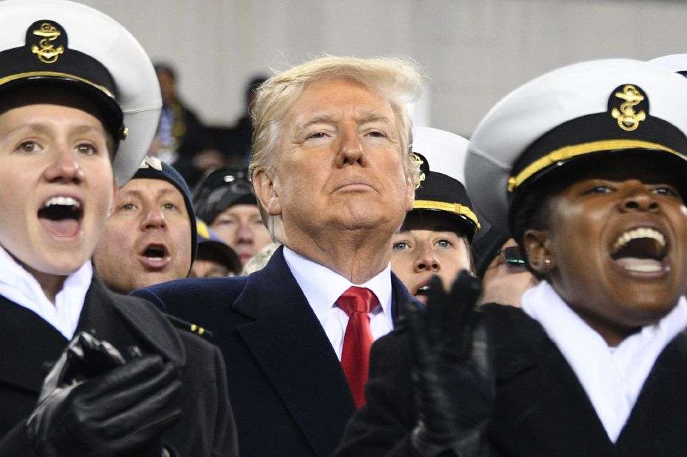 El presidente de Estados Unidos, Donald Trump, podría aspirar a la reelección y así evadir la justicia, dicen analistas. / AFP