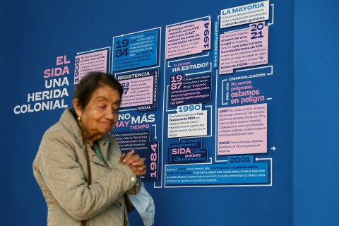 Una exposición de artistas seropositivos de Latinoamérica busca romper el estigma del VIH