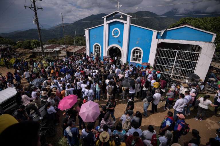 Siembra de Argenis Yatacué y Marcelino Yatacué Ipia