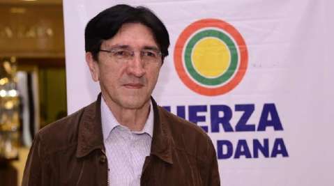 Pedro Santana, vocero de la reforma a la salud, mintió sobre títulos universitarios