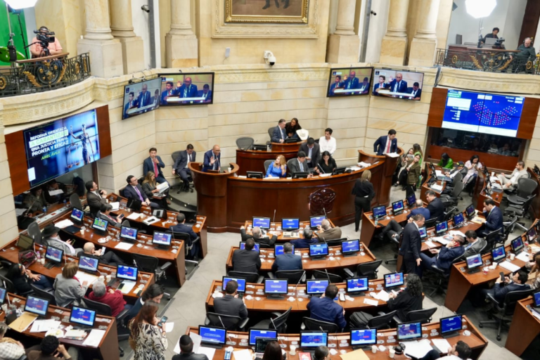 Algunas reacciones del sector cultural ante la caída de la Ley de Financiamiento