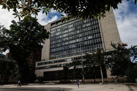 Los bancos centrales deberían seguir elevando las tasas de interés