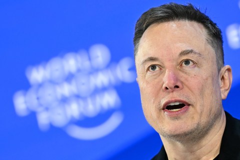 Dudas sobre SpaceX: una valuación récord que no convence a todos