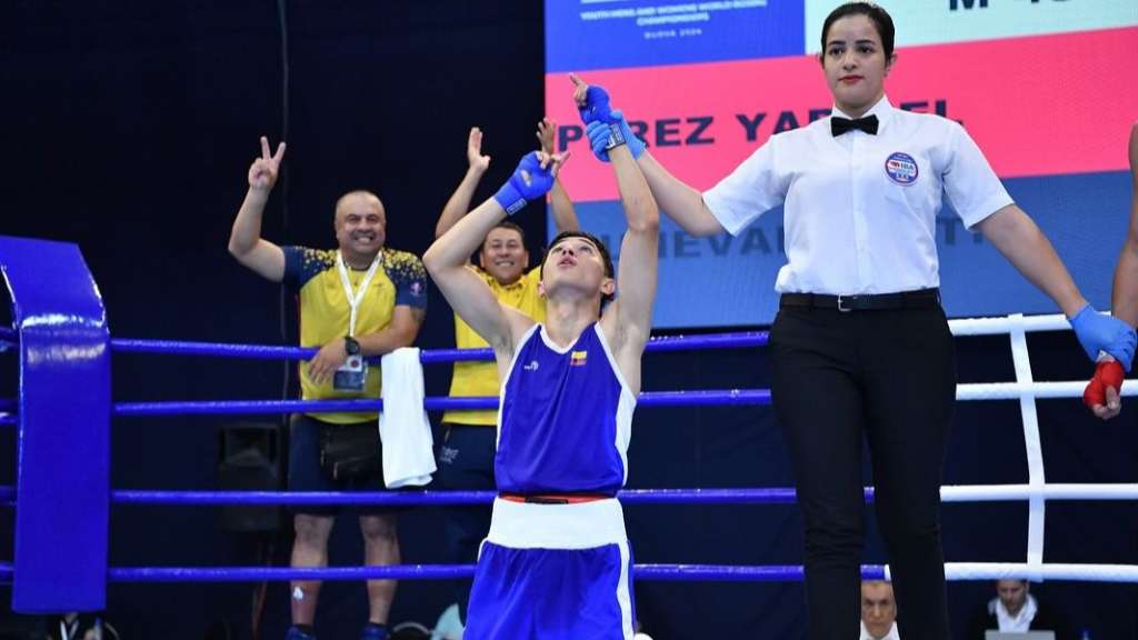 Justin Munévar celebra un triunfo en el Mundial Juvenil.