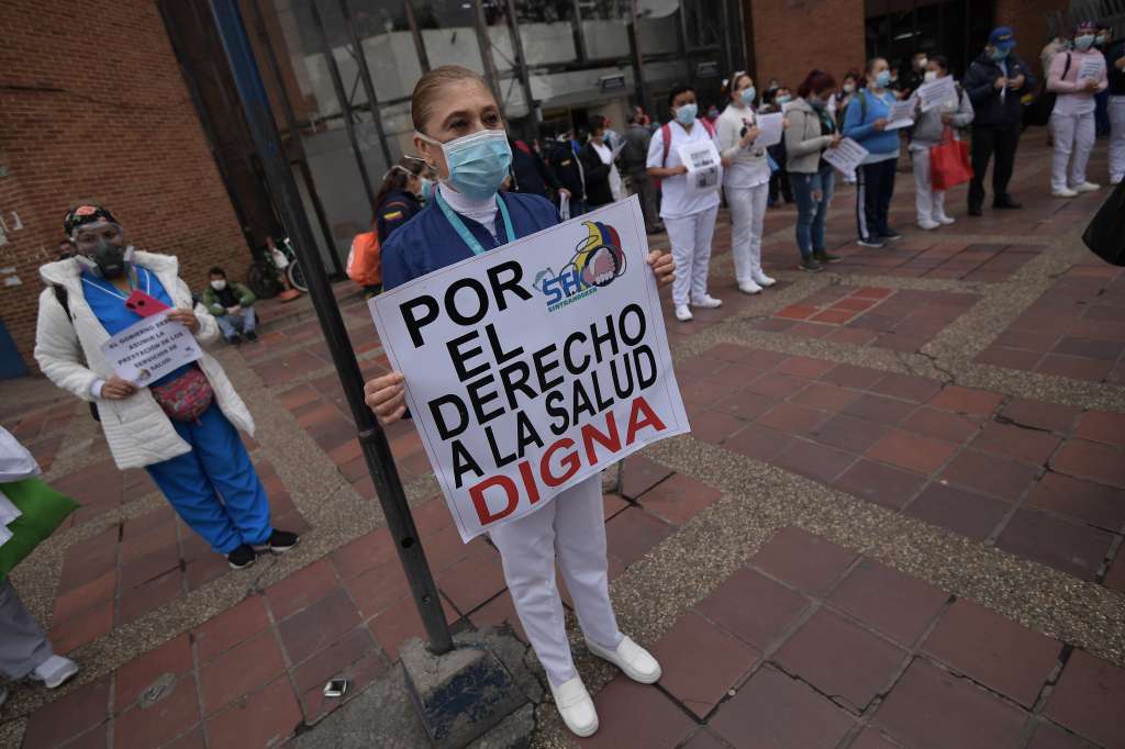 Trabajadores de la salud protestan