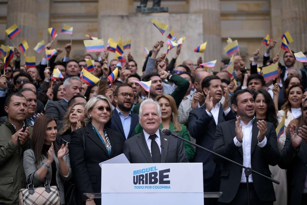 Lanzamiento de su precandidatura presidencial por el Centro Democrático.