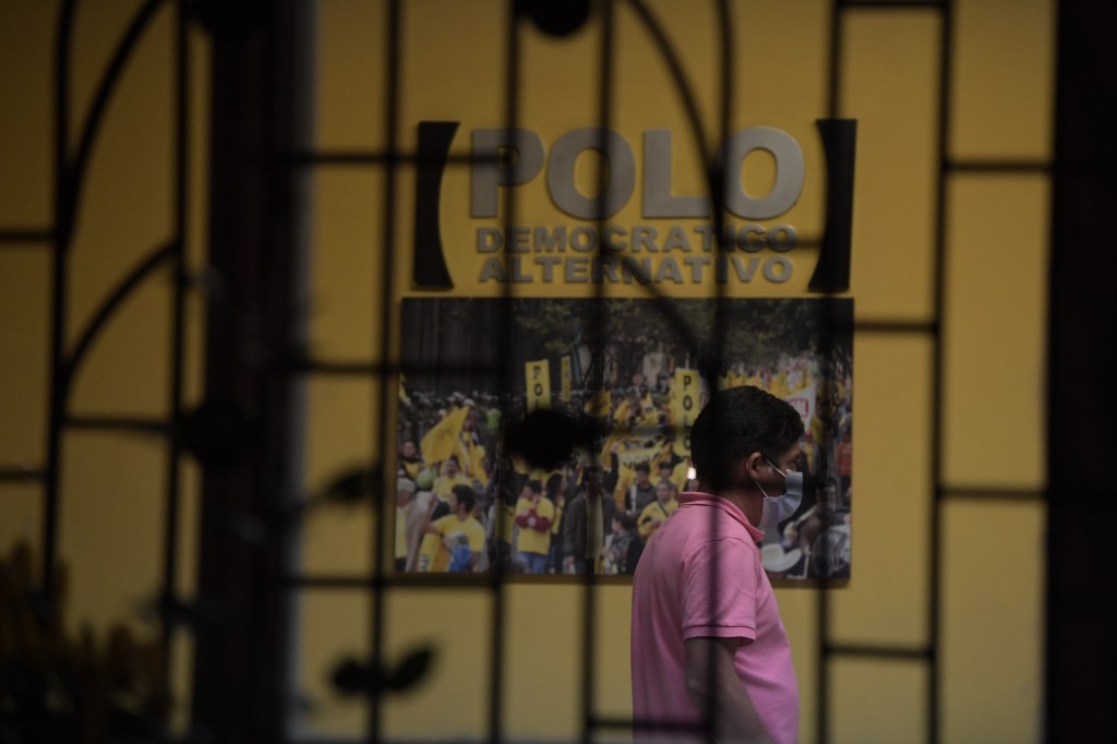 Reunión de políticos del Polo Democrático, en su sede de campaña.