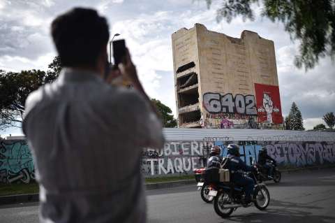 En Fotos: así va la demolición del monumento a Los Héroes en Bogotá