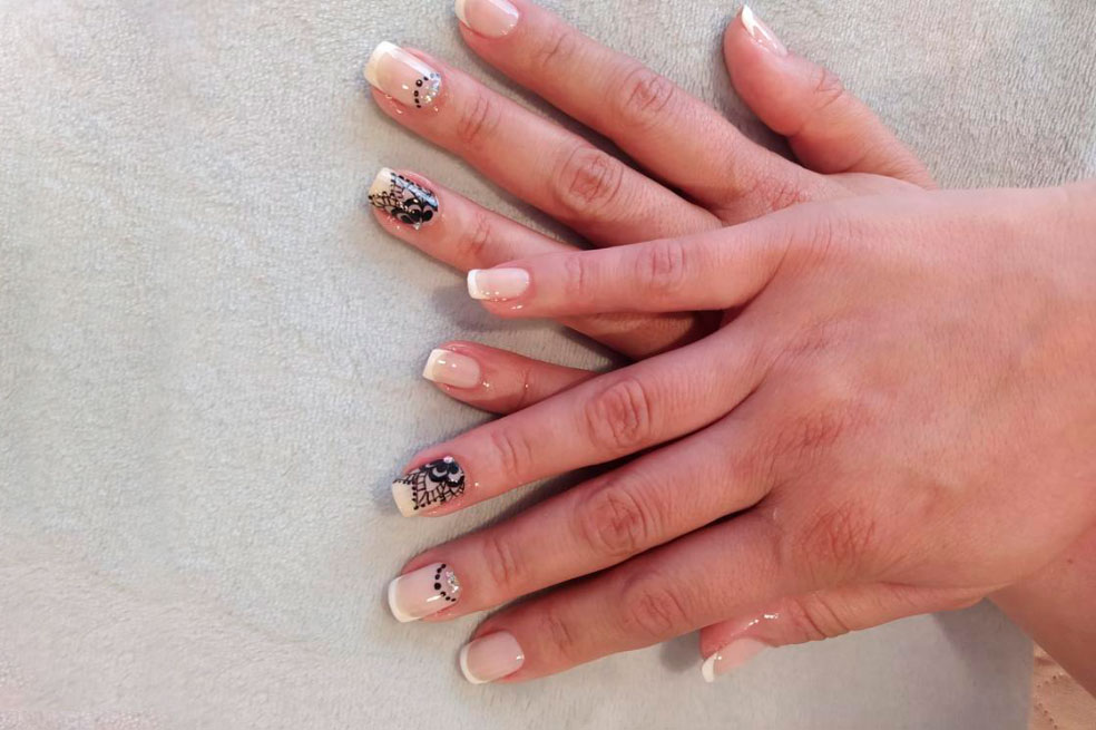 5 uñas decoradas de moda para lucir este mes de mayo