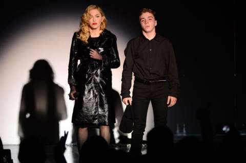 Madonna ofrece disculpas por ofender a los negros