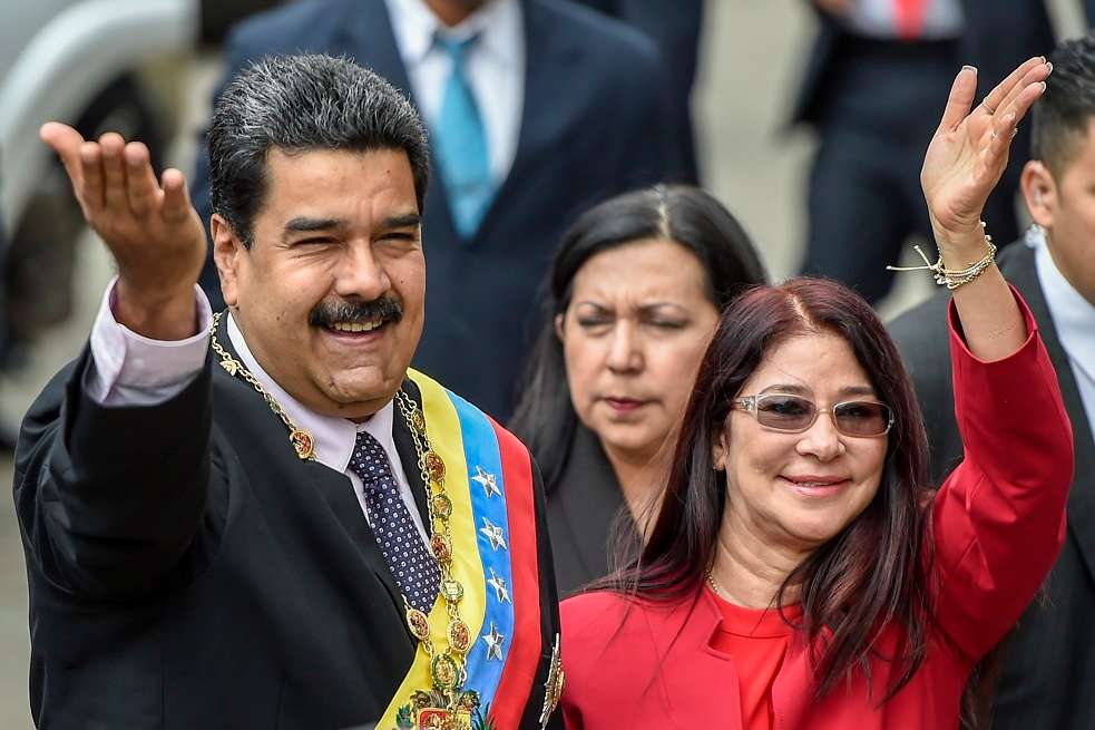 "“Sibilina e influyente, siempre ha estado ahí, en la sombra pero bien situada, rodeada de una amplia red de colaboradores”. Con un grupo de familiares conocido como “la floristería” controla “hasta el último resquicio de la política venezolana”. Es la mujer más poderosa del país".
