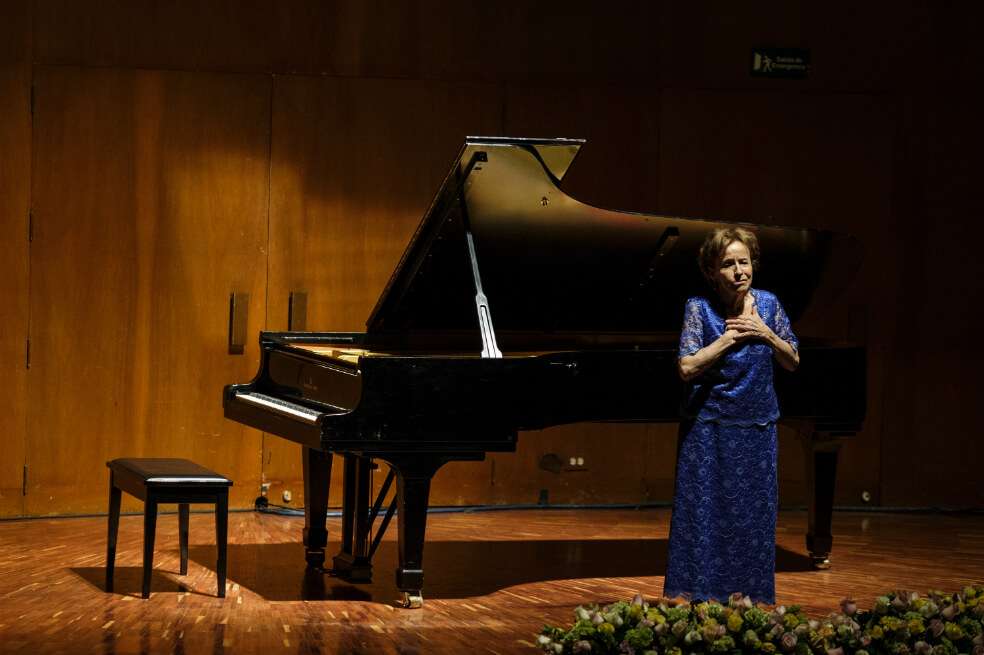 En la Sala de Conciertos de la Biblioteca Luis Ángel Arango, la pianista Blanca Uribe anunció su retiro definitivo de la escena musical bogotana. / Gabriel Rojas © Banco de la República