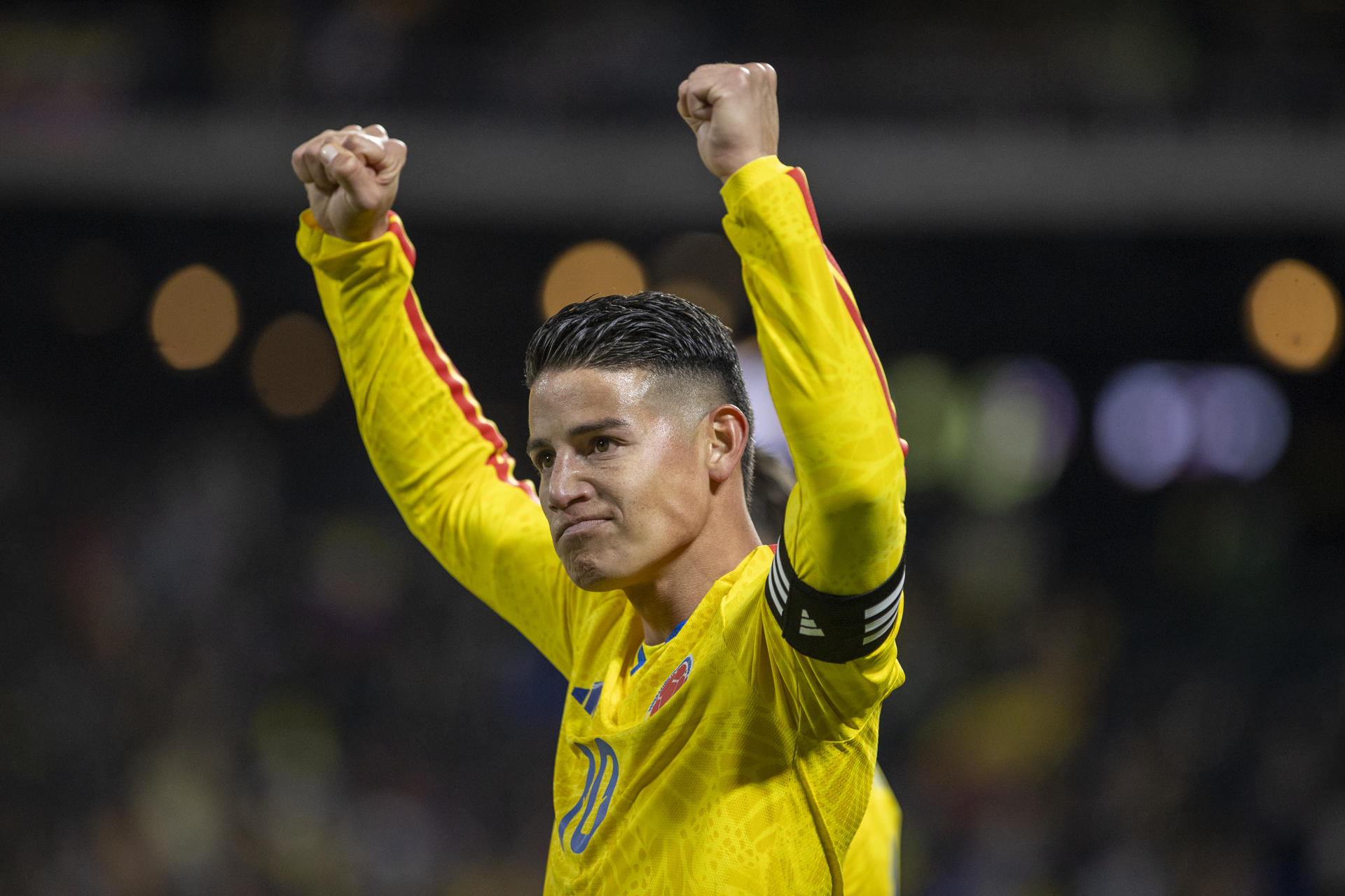 AMDEP9223. NUEVA YORK (ESTADOS UNIDOS), 18/11/2025.- James Rodríguez de Colombia celebra un gol este martes, en un partido amistoso entre las selecciones de Colombia y Australia en el estadio Citi Field, en Nueva York (Estados Unidos). EFE/ Angel Colmenares