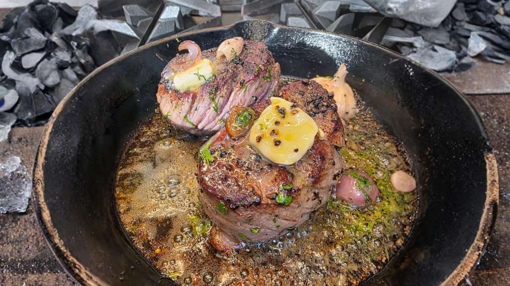 Tournedos asados con mantequilla de brandy y estragón