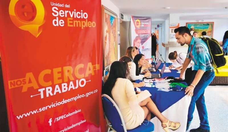 La meta de la alcaldesa Claudia López para los próximos dos años es generar 500.000 nuevos empleos. De igual forma, en la Agencia Pública de Empleo del Sena se han habilitado 6.509 vacantes para emplear personas mayores de 18 años.