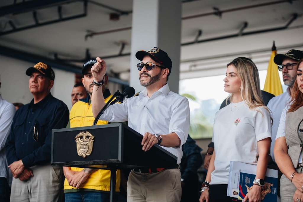 El presidente Abelardo de la Espriella realizó un recorrido por Chocó, Risaralda y Valle para evaluación del estado en las regiones luego de terremoto del 10 de agosto.