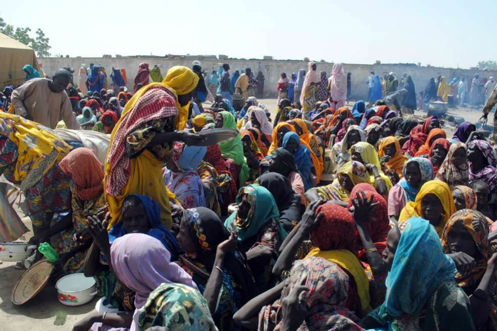 Amnistía Internacional advirtió que miembros de la Fuera Militar de Nigeria violaron a las mujeres y niñas rescatadas por el grupo terrorista Boko Haram. / AFP