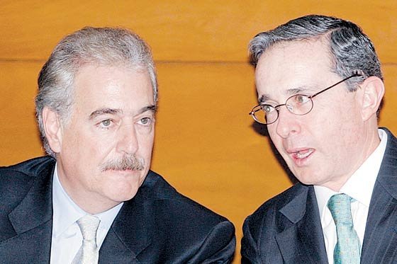 Abren investigación contra Uribe y Pastrana por caso Nicaragua