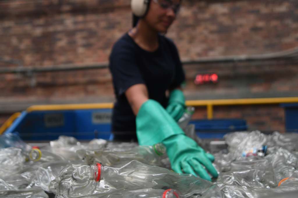 Planta de reciclaje de plástico tipo PET, ubicada a media hora del aeropuerto El Dorado de Bogotá.